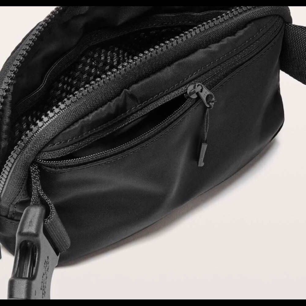 Lululemon everywhere belt bag black - Picture 5 of 10